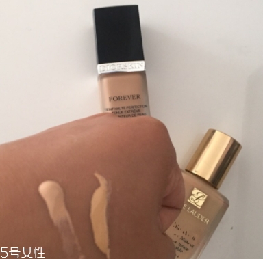 雅詩蘭黛和dior迪奧粉底液哪個好？