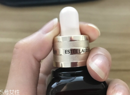 雅詩蘭黛適合油性皮膚嗎？