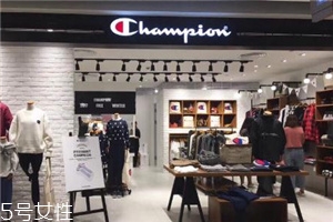 champion的衣服怎么樣？衣柜不能少的基本款
