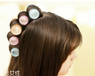 怎么讓頭發(fā)蓬松？換個(gè)方向分發(fā)線