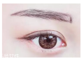 眼睛小怎么變大？畫一個臥蠶立即變大