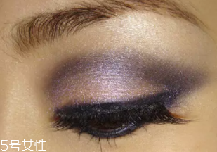 紫色眼影怎么畫好看？淡紫色超有女人味