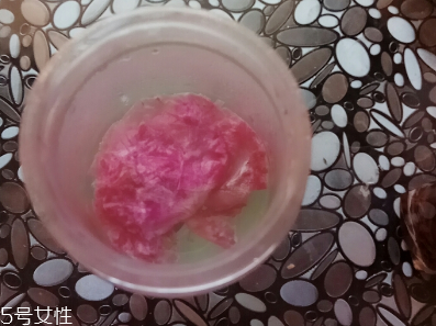 墨紅玫瑰可以天天喝嗎？玫瑰養(yǎng)顏也要適量