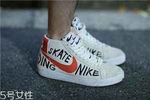 運動鞋鞋底響怎么辦？可能是進水了