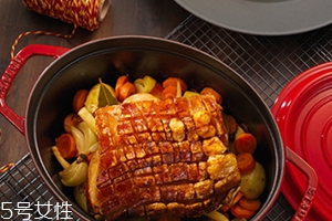 琺瑯鍋可以炒菜嗎？要選對(duì)琺瑯鍋