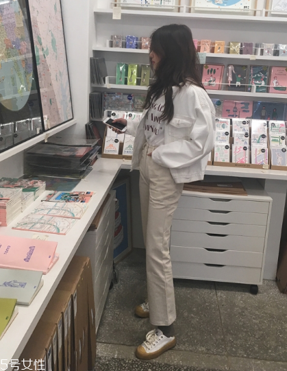 小個(gè)子穿九分褲好嗎？顯瘦顯高全靠它