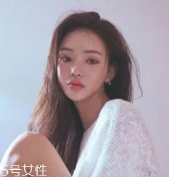 什么女孩適合不留劉海？圓臉妹子掀起劉海更適合你