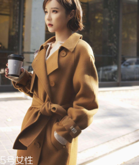 白領女性赴約穿什么好？長款氣質(zhì)大衣有格調(diào)和氣質(zhì)