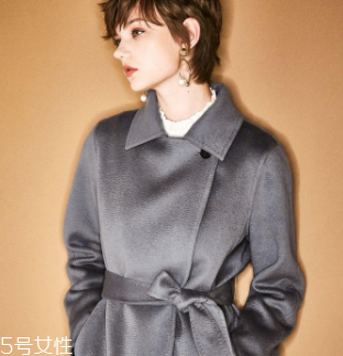 白領女性赴約穿什么好？長款氣質(zhì)大衣有格調(diào)和氣質(zhì)