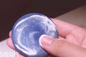 氣墊粉撲洗多久換一次？一定要經(jīng)常洗經(jīng)常換