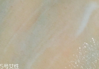 雅詩(shī)蘭黛乳液怎么樣？滋潤(rùn)保濕的秘密