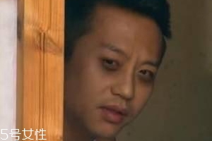 黑眼圈用什么眼霜好？多效護(hù)理型眼霜是首選