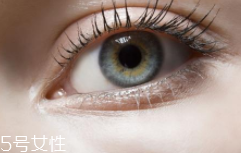 冬天用什么眼霜？抗皺眼霜對(duì)抗干燥肌