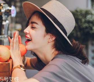 戴什么帽子顯臉??？寬檐帽讓臉看起來(lái)小