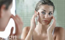 隔離霜可以直接涂在臉上嗎？要用補(bǔ)水產(chǎn)品打底才好