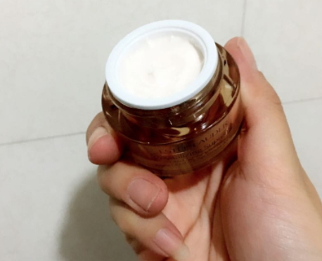雅詩蘭黛多效智妍眼霜怎么用？