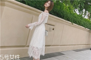 蕾絲長(zhǎng)裙配什么上衣？?jī)?yōu)雅氣質(zhì)小女人