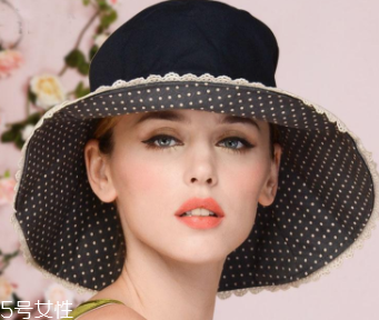 方臉戴什么帽子好看？戴上這三件你臉就不方了