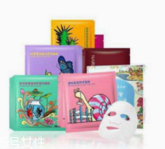 去黑頭面膜多久用一次？撕拉式和泥質(zhì)頻次不同