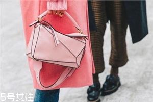 loewe和bv哪個(gè)檔次高？著名奢侈品牌間的對決