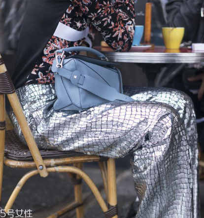 loewe在哪兒買便宜？西班牙皇室品牌