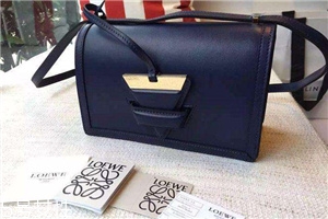 loewe在哪兒買便宜？西班牙皇室品牌