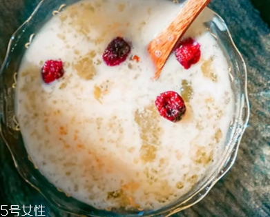 雪燕可以用熱水泡發(fā)嗎？熱水vs冷水