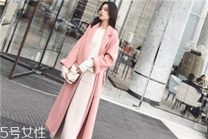 粉色外套怎么搭配？粉嫩少女系穿搭