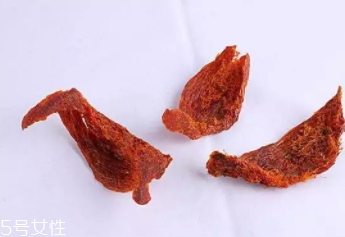 血燕窩和白燕窩區(qū)別 是高價(jià)值還是商家噱頭？