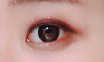 愛麗小屋十色眼影盤哪個好看？酒紅色非常好看