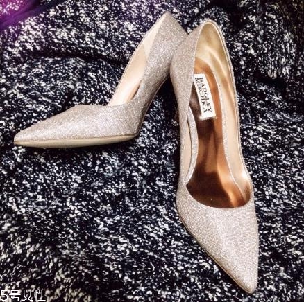 badgley mischka鞋子多少錢？比jc、rv價格美麗多了
