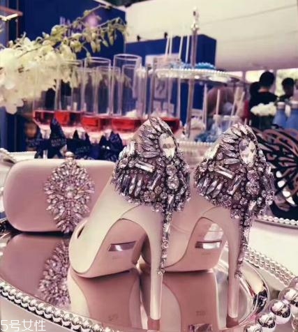 badgley mischka鞋子多少錢？比jc、rv價格美麗多了