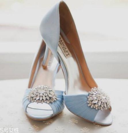 badgley mischka鞋子在哪買？美到挪不開眼的藝術(shù)品