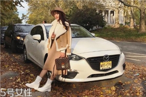 羊羔絨外套配什么鞋子？三款搭配出街不用愁