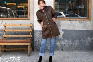 羊羔絨外套配什么褲子？讓你開春美個夠