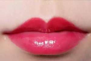 TF口紅10號(hào)是什么顏色？飽滿玫紅色