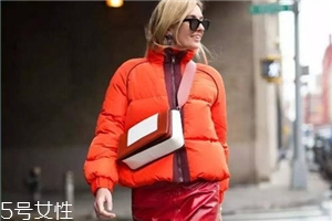 celine在哪個(gè)國(guó)家買最便宜？明星們的街拍新寵