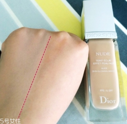 dior迪奧和阿瑪尼粉底液哪個(gè)好？