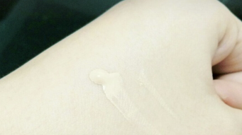 香奈兒粉底液遮瑕效果好嗎？遮瑕力較弱