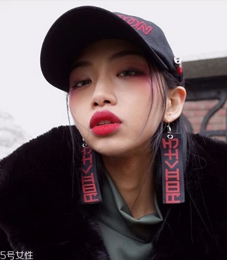 女生怎么穿有個性？做個性感又迷人的酷girl