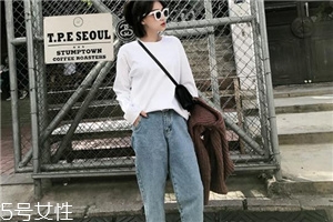 牛仔褲要翻過來洗嗎？翻過來洗可以減少褪色