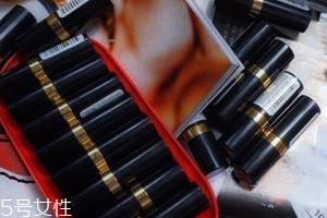 露華濃黑管口紅怎么樣？4種質(zhì)地全試色