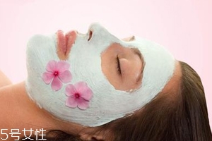 敷完面膜不洗臉會(huì)怎么樣？粉刺悶痘毛孔堵塞