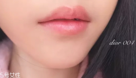 迪奧005和004哪個(gè)好看？