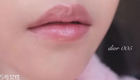 迪奧005和004哪個(gè)好看？