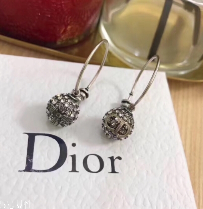 dior迪奧耳環(huán)多少錢？