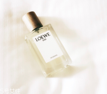 LOEWE001香水多少錢？LOEWE001香評