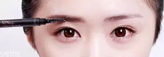 眉粉怎么選顏色好看？淺咖色不挑膚色