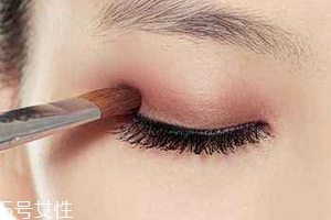 眉粉可以當眼影粉用嗎？完全可以