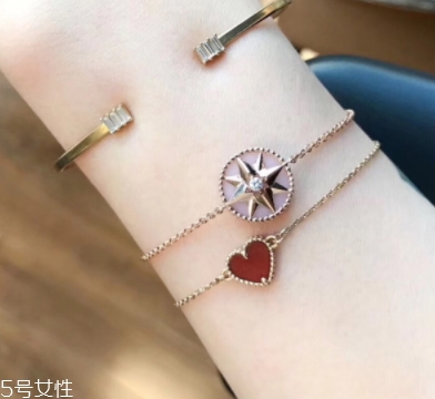 dior迪奧手鏈多少錢一個？